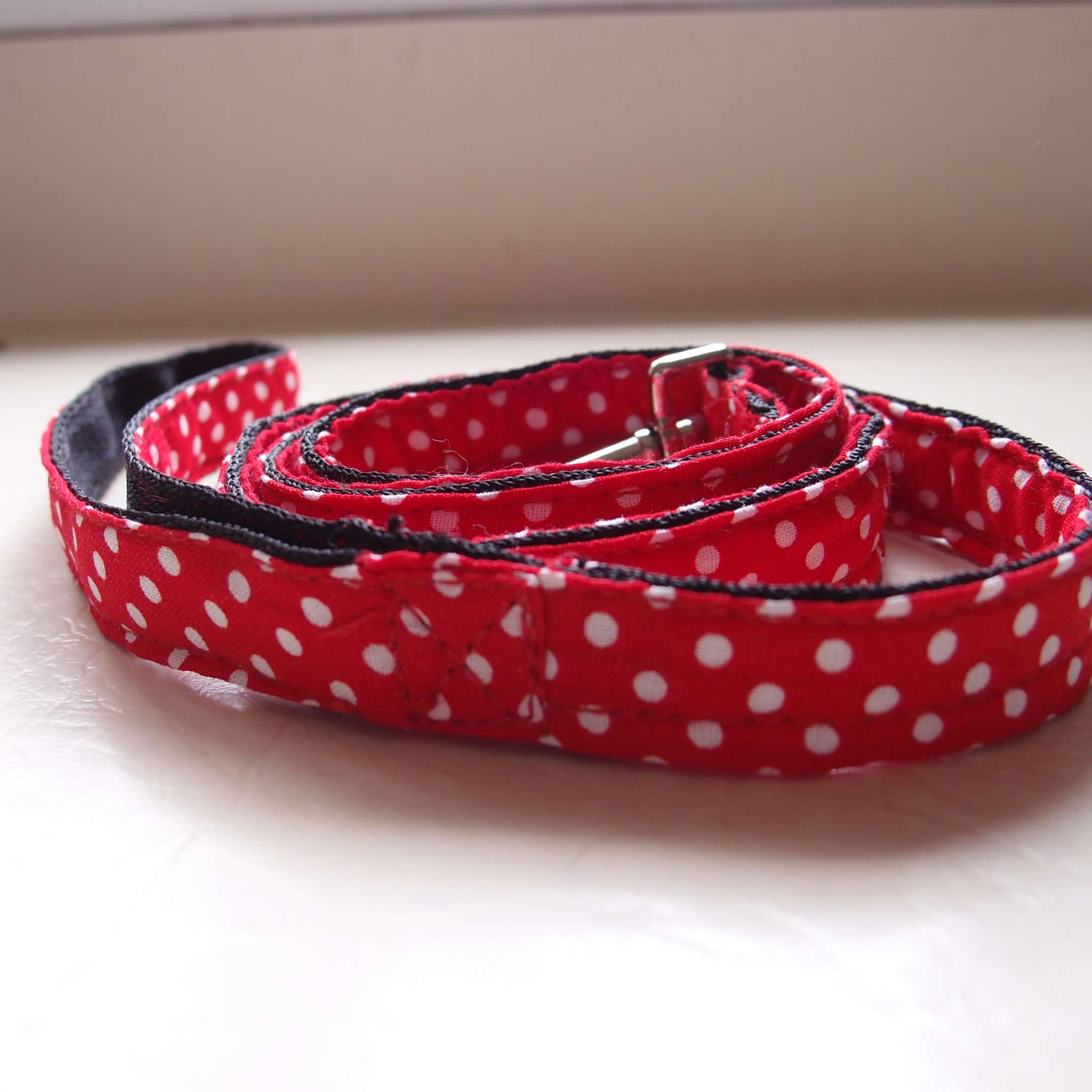Red and white spot lead. – Collars by Chris